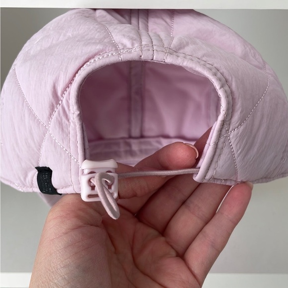 Quilted hat with adjustable strap - Picture 2 of 5